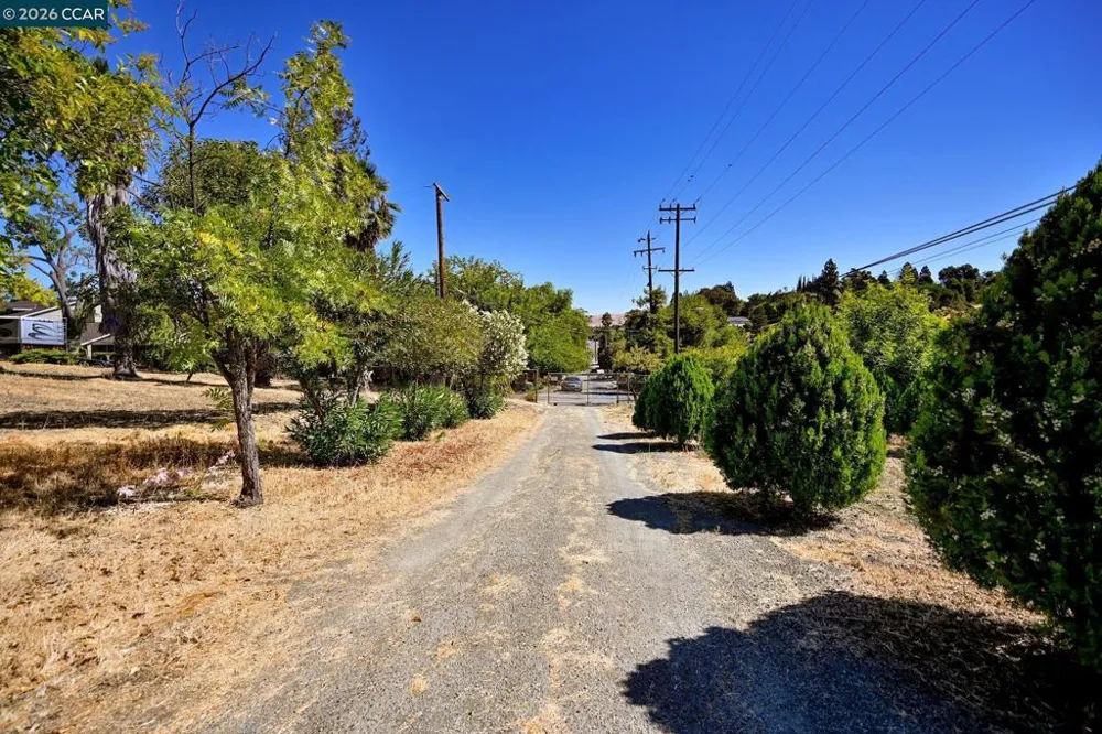 1051 Tilley Cir Concord, CA 94518