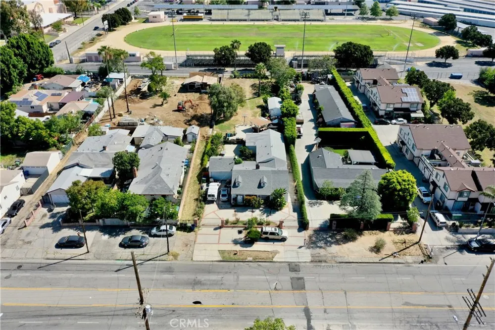 10918 Laurel Canyon San Fernando, CA 91340