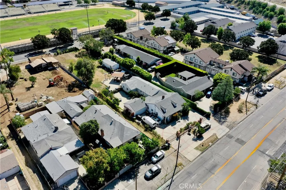 10918 Laurel Canyon San Fernando, CA 91340