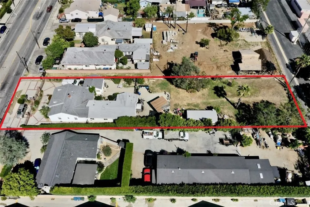 10918 Laurel Canyon San Fernando, CA 91340