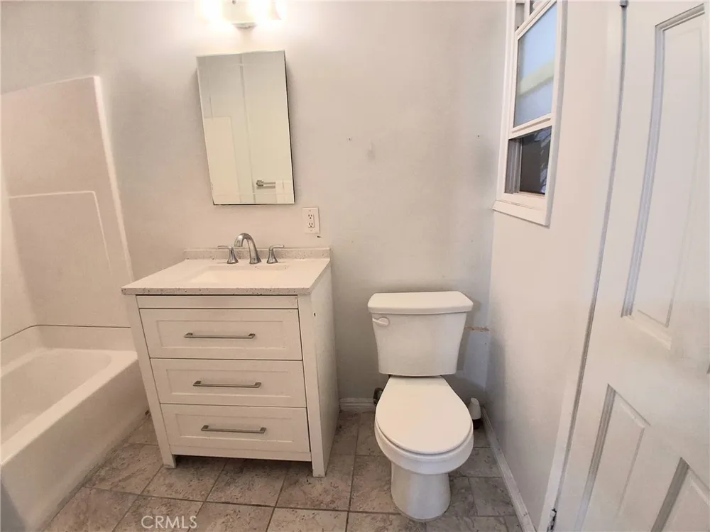10918 Laurel Canyon San Fernando, CA 91340