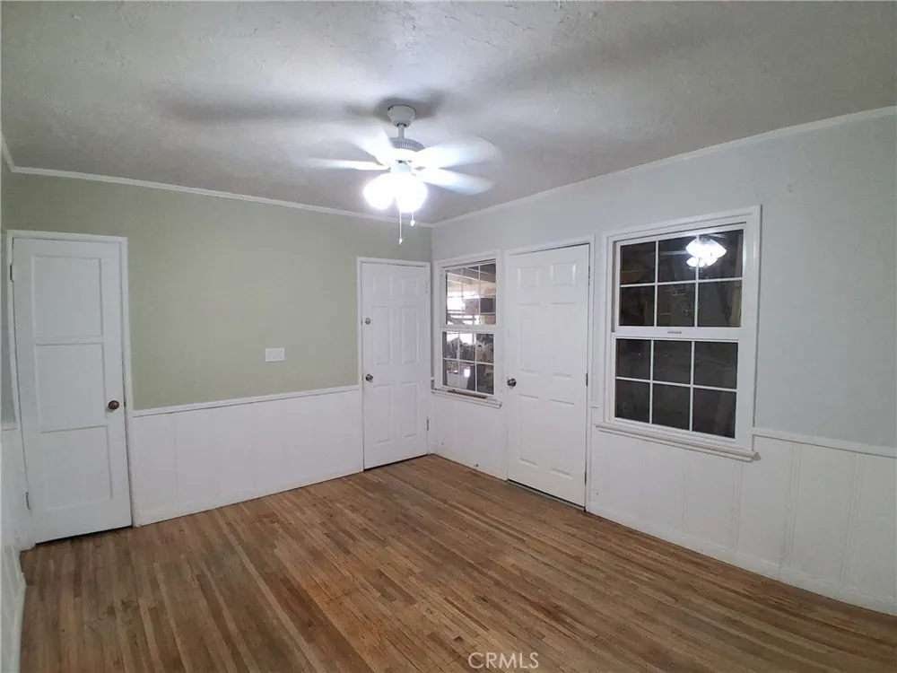 10918 Laurel Canyon San Fernando, CA 91340