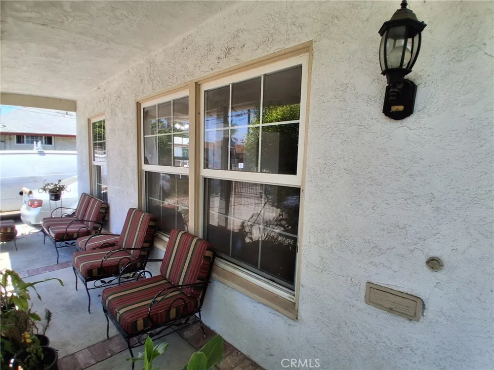 10918 Laurel Canyon San Fernando, CA 91340