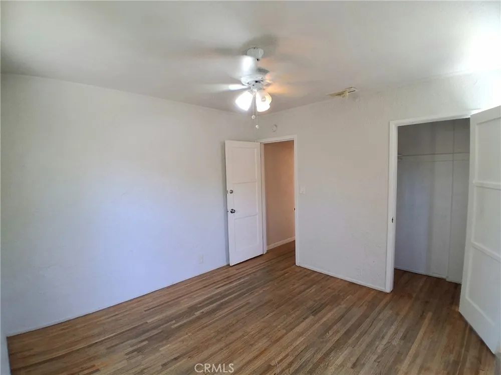 10918 Laurel Canyon San Fernando, CA 91340