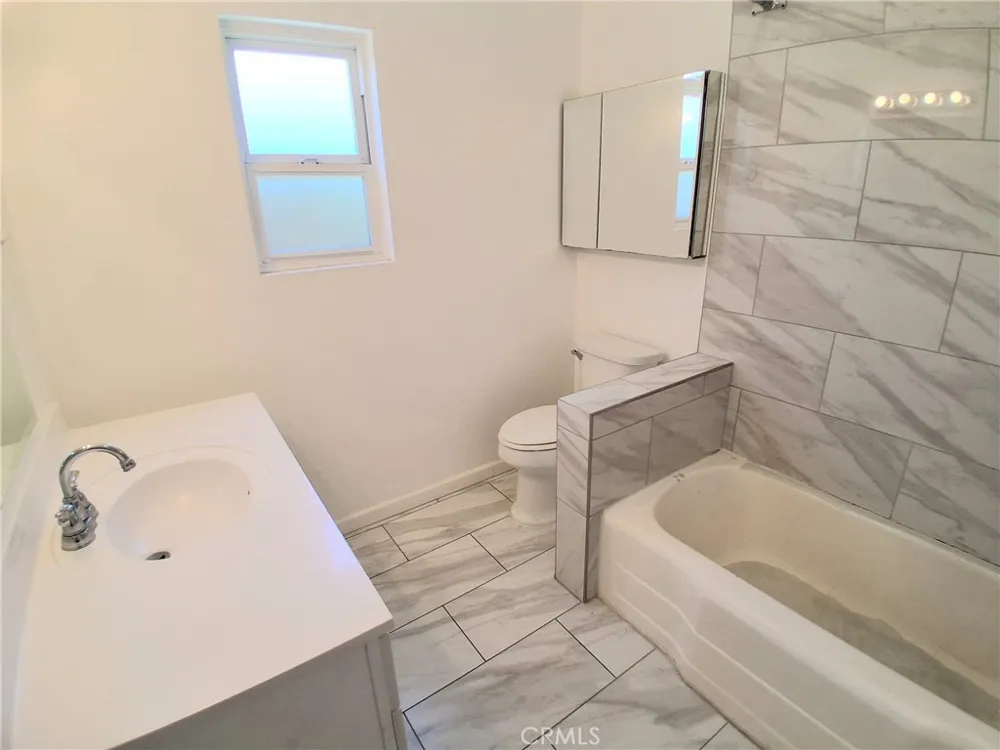 10918 Laurel Canyon San Fernando, CA 91340