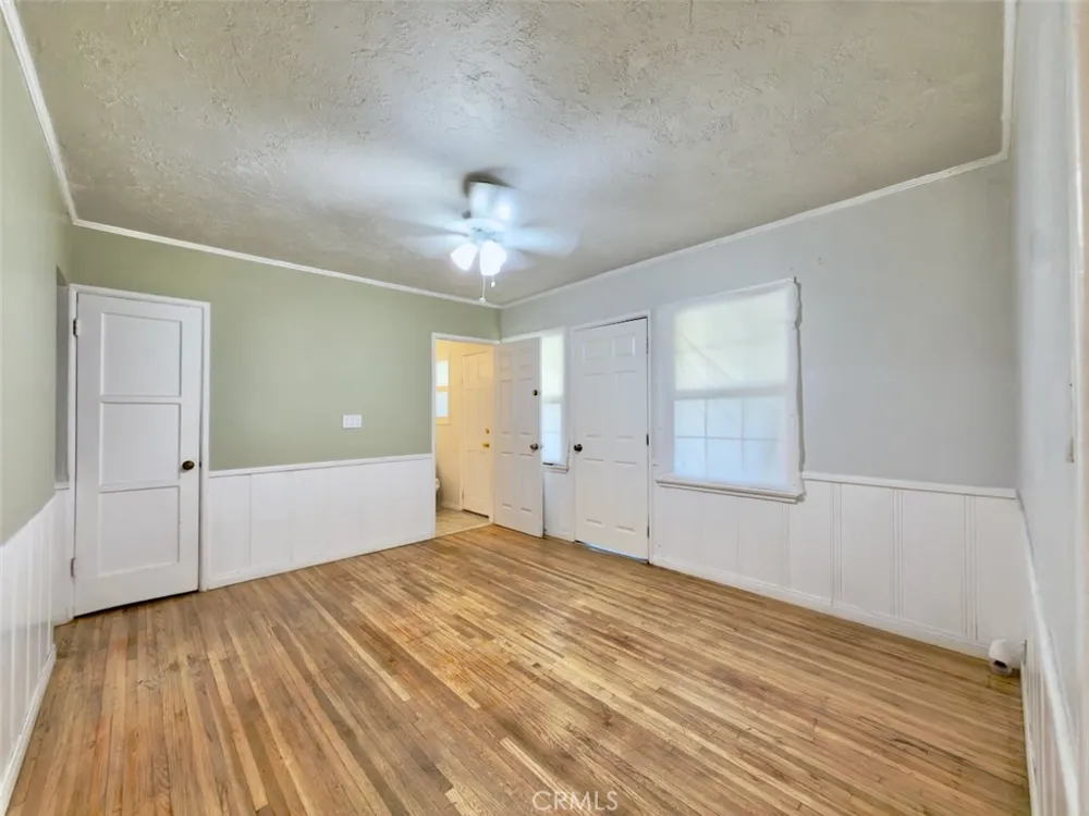 10918 Laurel Canyon San Fernando, CA 91340