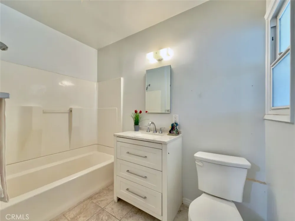 10918 Laurel Canyon San Fernando, CA 91340