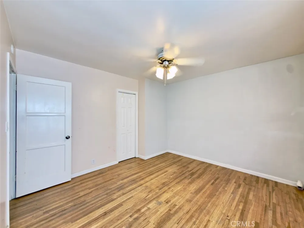10918 Laurel Canyon San Fernando, CA 91340