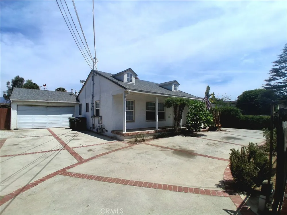 10918 Laurel Canyon San Fernando, CA 91340