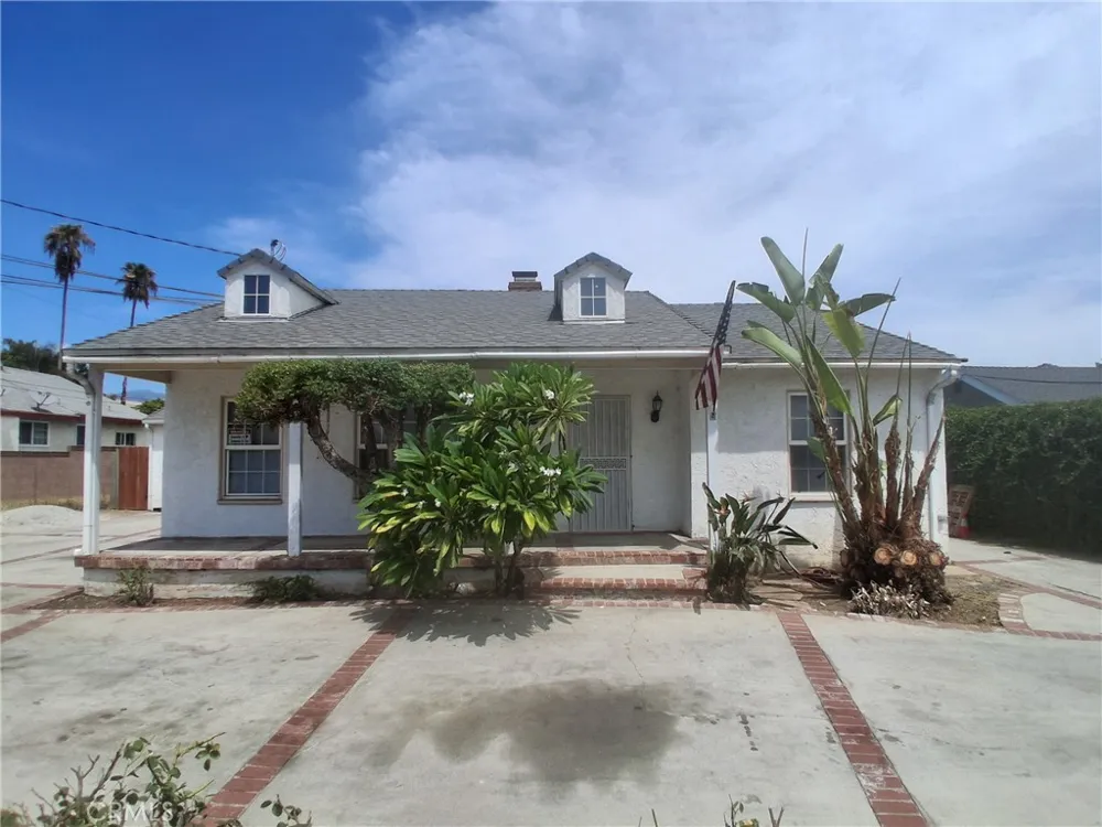 10918 Laurel Canyon San Fernando, CA 91340
