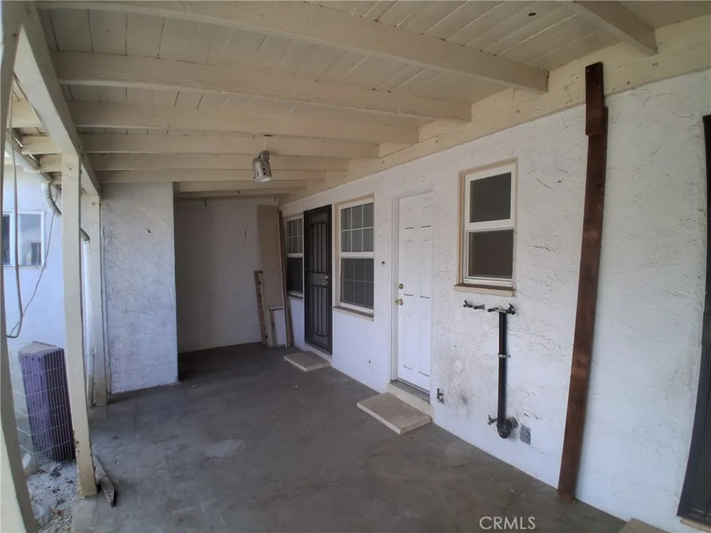 10918 Laurel Canyon San Fernando, CA 91340