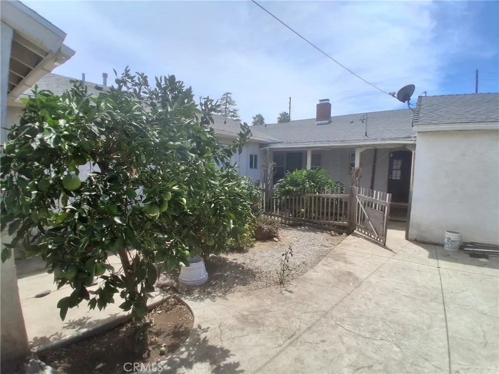 10918 Laurel Canyon San Fernando, CA 91340