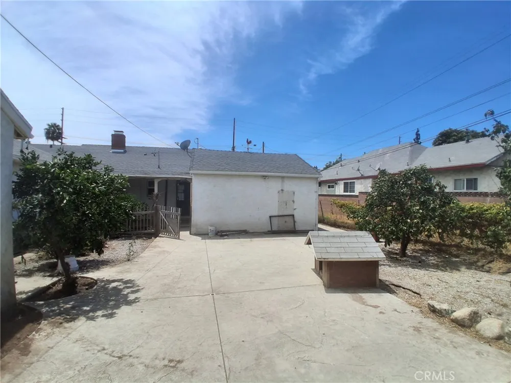 10918 Laurel Canyon San Fernando, CA 91340