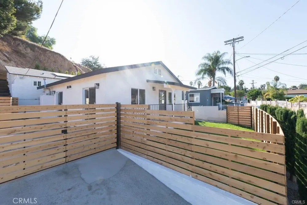 818 Avenue 51 Los Angeles, CA 90042