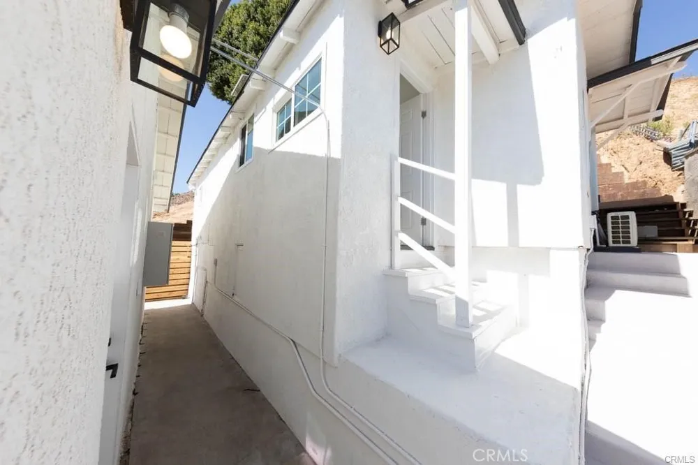 818 Avenue 51 Los Angeles, CA 90042