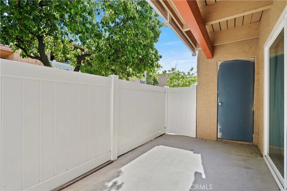 10331 Lindley #150 Porter Ranch, CA 91326