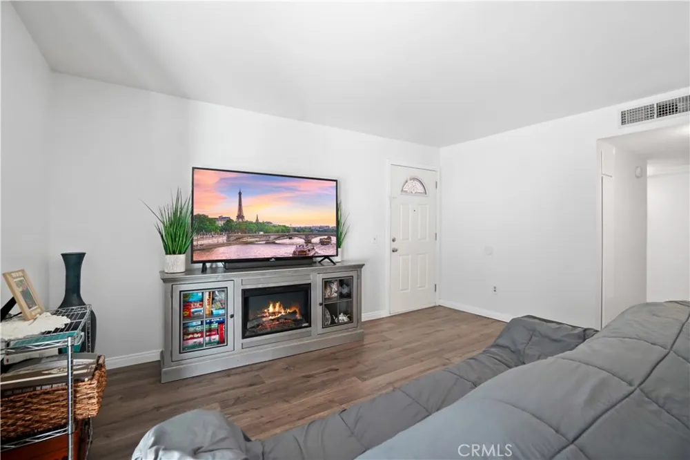 10331 Lindley #150 Porter Ranch, CA 91326