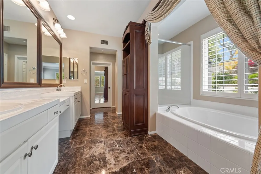 2 Corte Tallista San Clemente, CA 92673
