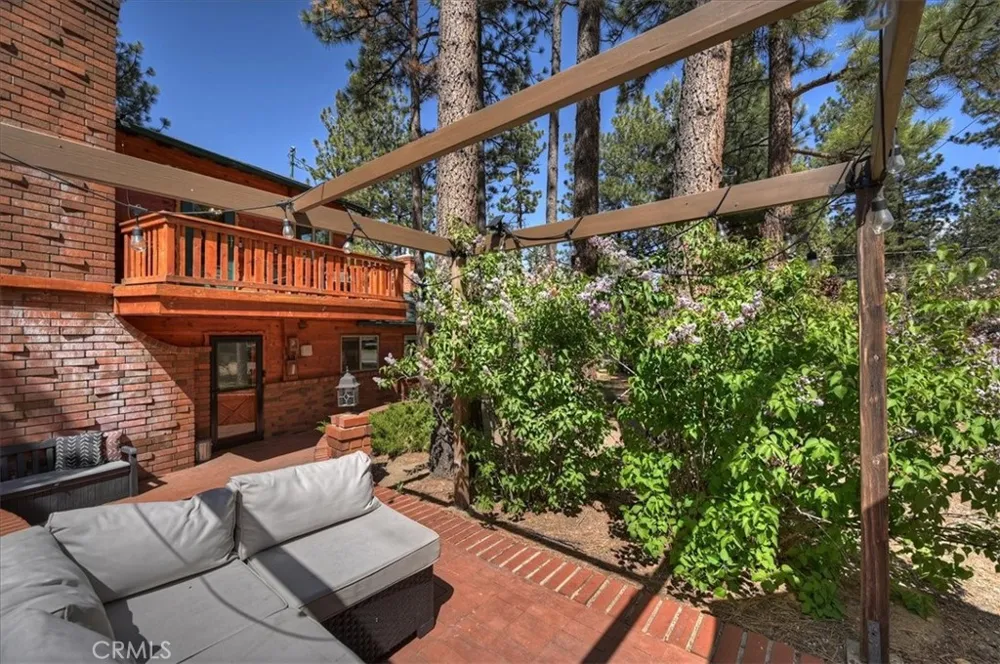 190 Spruce Sugarloaf, CA 92386