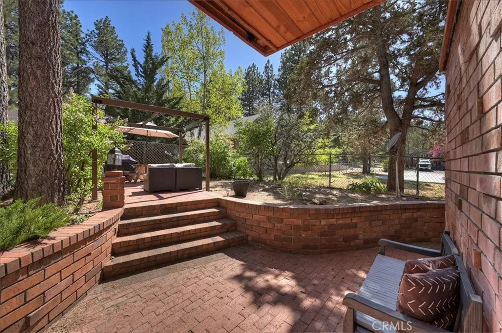 190 Spruce Sugarloaf, CA 92386