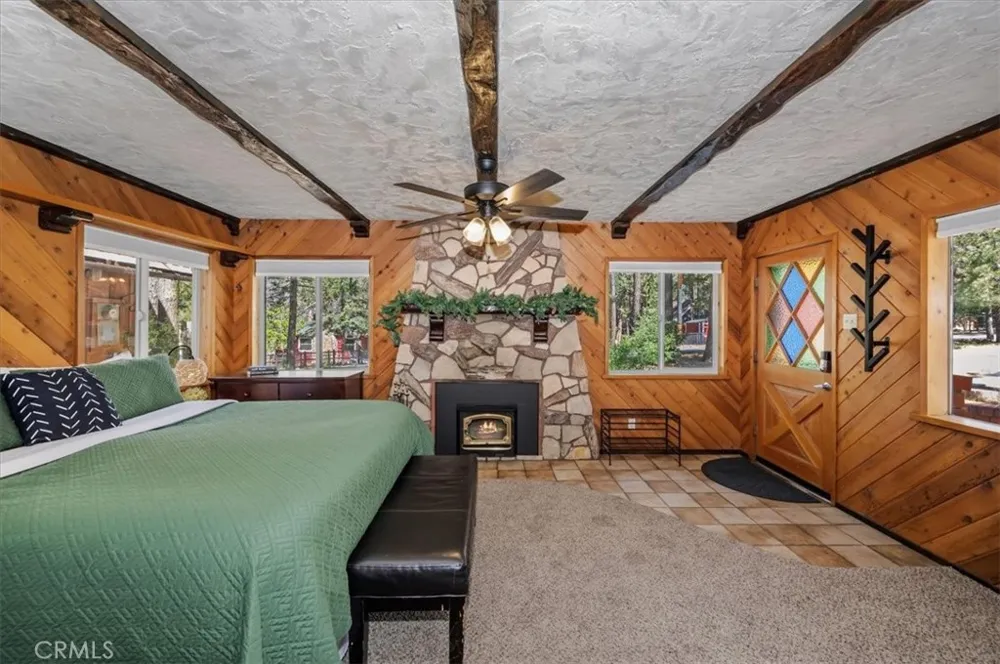 190 Spruce Sugarloaf, CA 92386