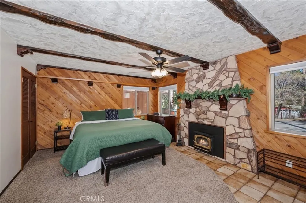 190 Spruce Sugarloaf, CA 92386