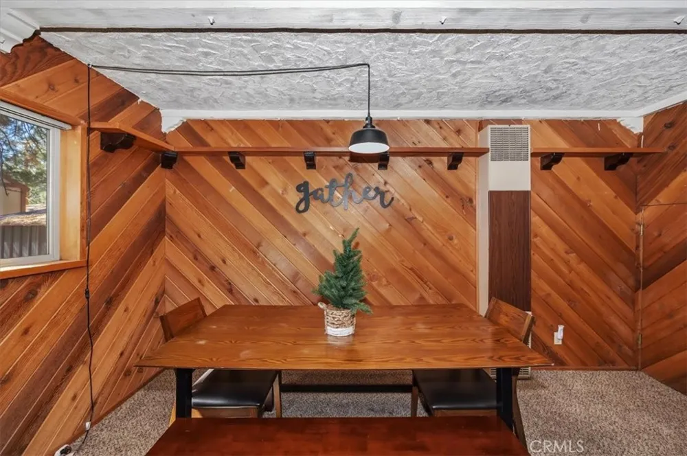 190 Spruce Sugarloaf, CA 92386