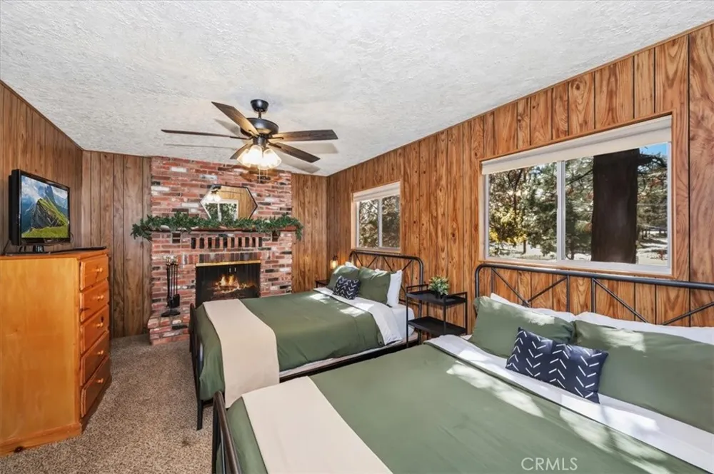 190 Spruce Sugarloaf, CA 92386