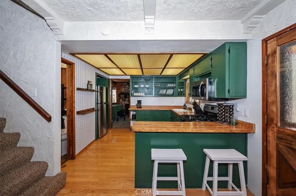 190 Spruce Sugarloaf, CA 92386