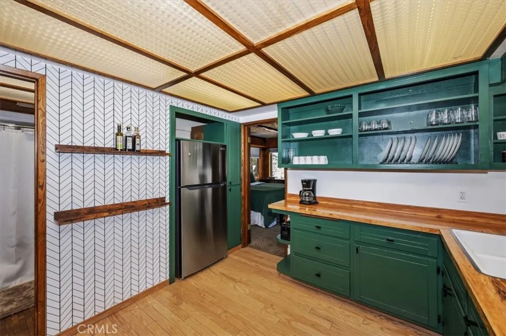190 Spruce Sugarloaf, CA 92386