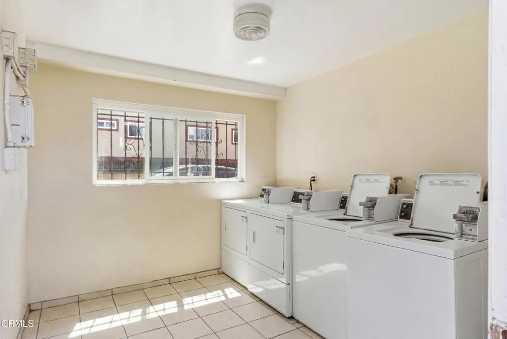 9051 Cedros Avenue #8 Panorama City, CA 91402