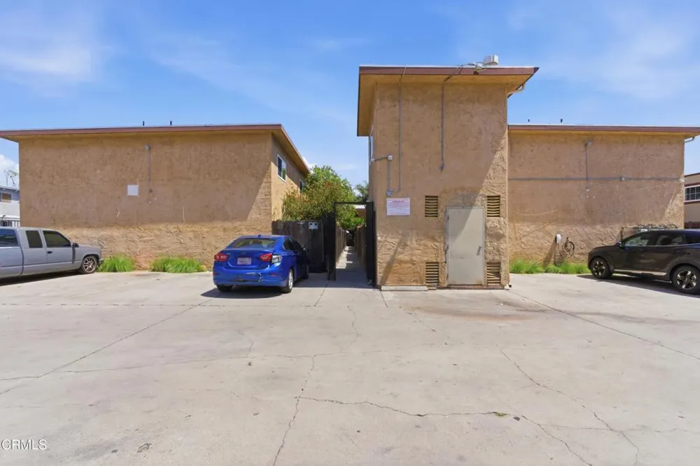 9051 Cedros Avenue #8 Panorama City, CA 91402