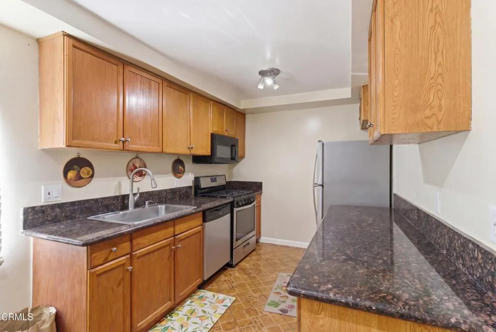 9051 Cedros Avenue #8 Panorama City, CA 91402