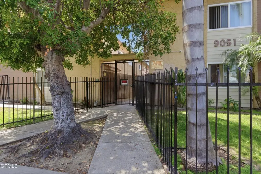 9051 Cedros Avenue #8 Panorama City, CA 91402