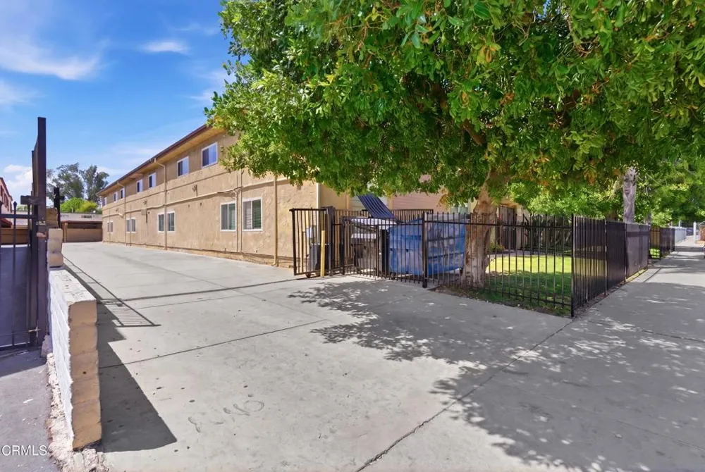 9051 Cedros Avenue #8 Panorama City, CA 91402