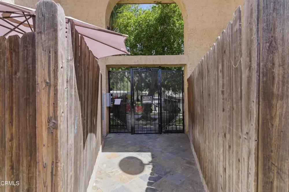 9051 Cedros Avenue #8 Panorama City, CA 91402