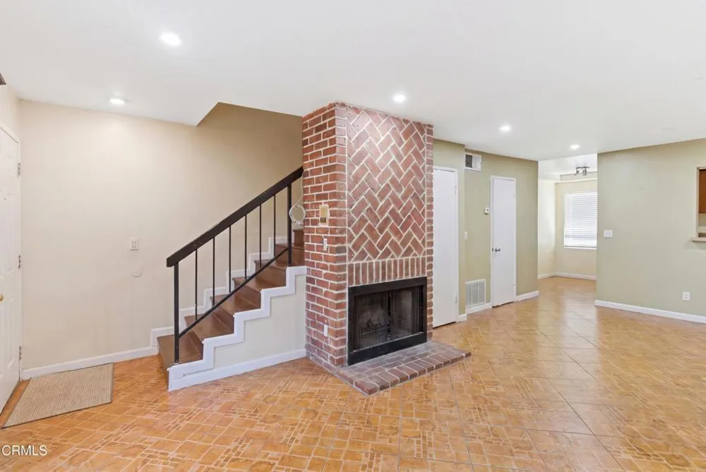 9051 Cedros Avenue #8 Panorama City, CA 91402