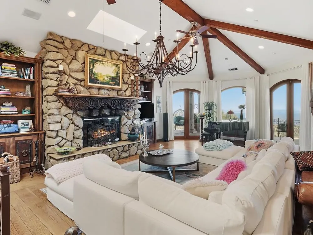 22331 Swenson Drive Topanga, CA 90290