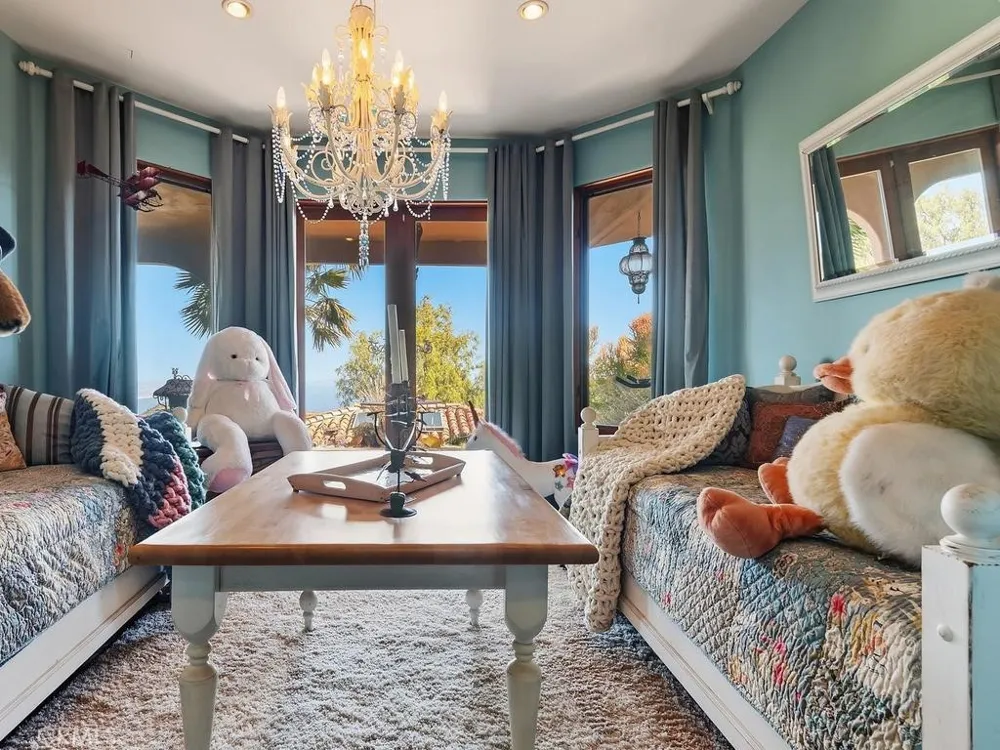 22331 Swenson Drive Topanga, CA 90290