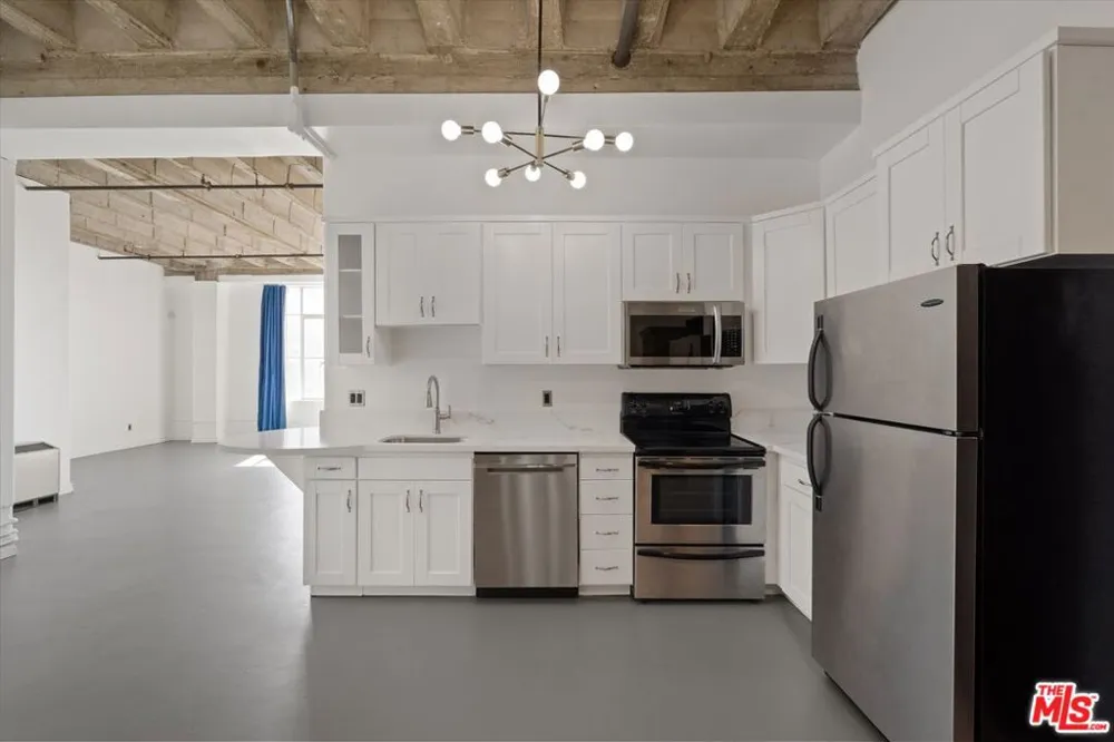 312 W 5th Street #917 Los Angeles, CA 90013
