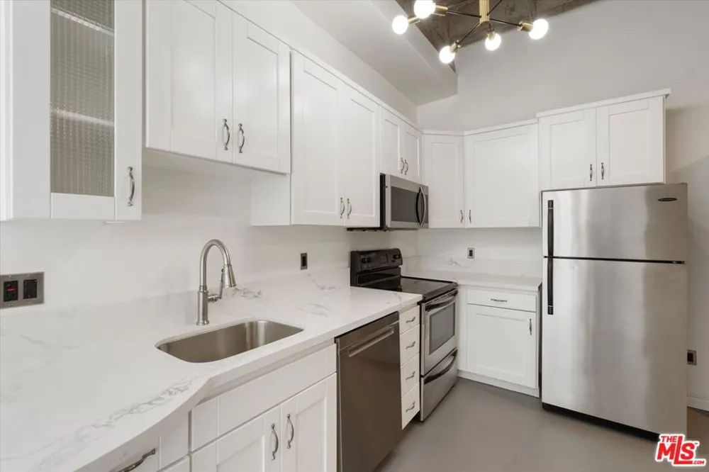 312 W 5th Street #917 Los Angeles, CA 90013