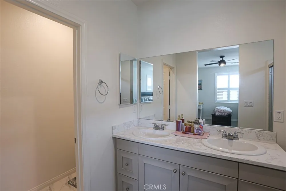 923 E 2nd Santa Ana, CA 92701