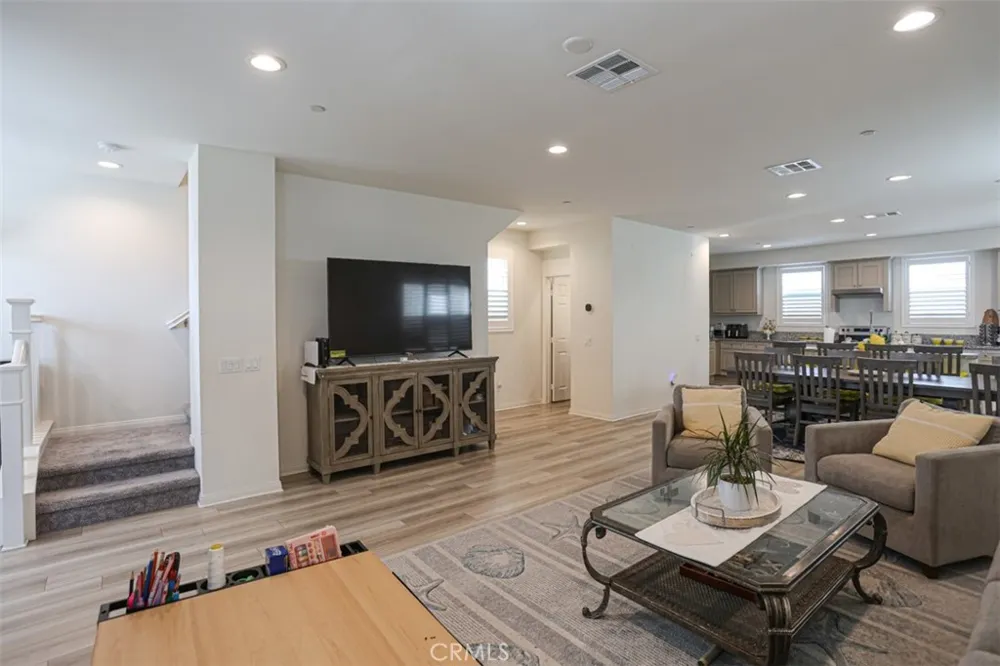 923 E 2nd Santa Ana, CA 92701
