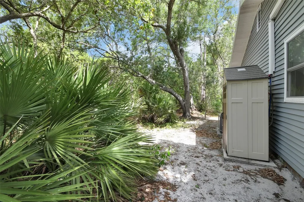 25801 BLUE LAKES DRIVE Paisley, FL 32767