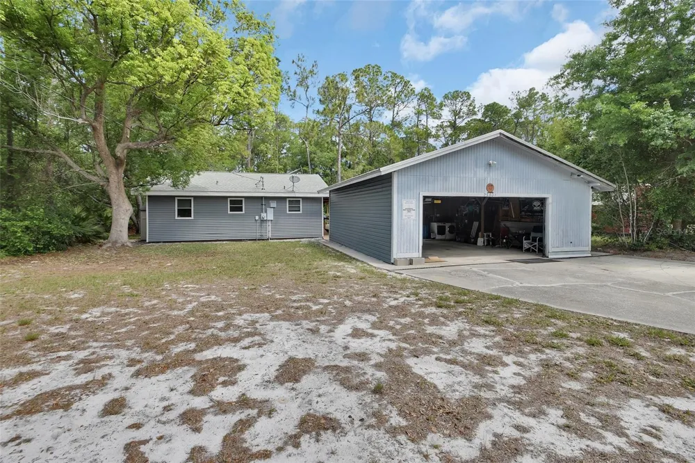 25801 BLUE LAKES DRIVE Paisley, FL 32767
