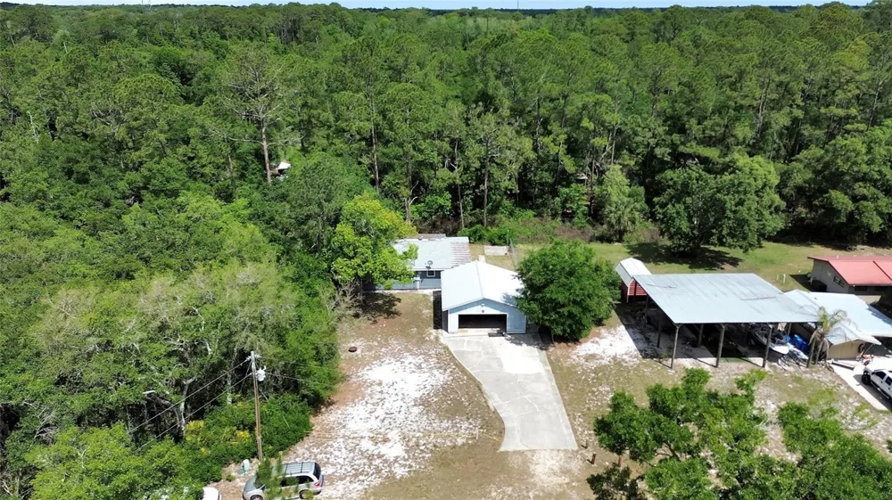 25801 BLUE LAKES DRIVE Paisley, FL 32767