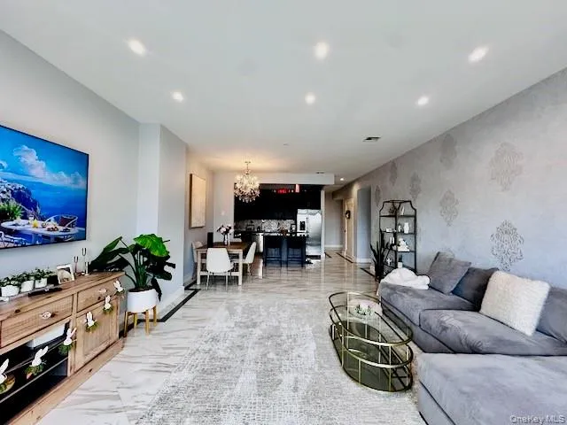 90 Bay Street Landing #4J Staten Island, NY 10301