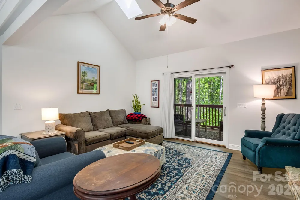 29 Little Cedar Court Asheville, NC 28805