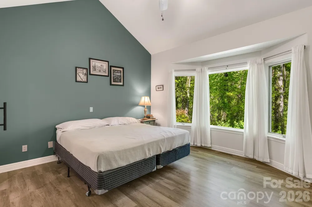 29 Little Cedar Court Asheville, NC 28805