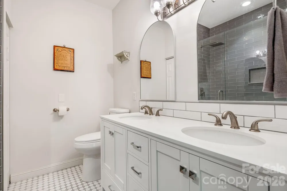 29 Little Cedar Court Asheville, NC 28805